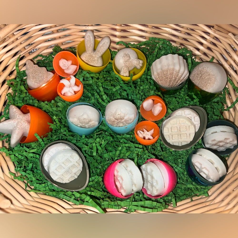 Colorful Egg-Shaped wax tarts & soaps